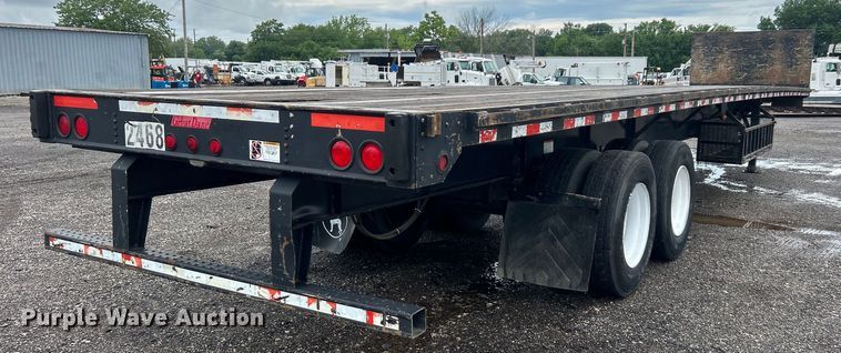 image for item EG1584 2004 Great Dane flatbed trailer