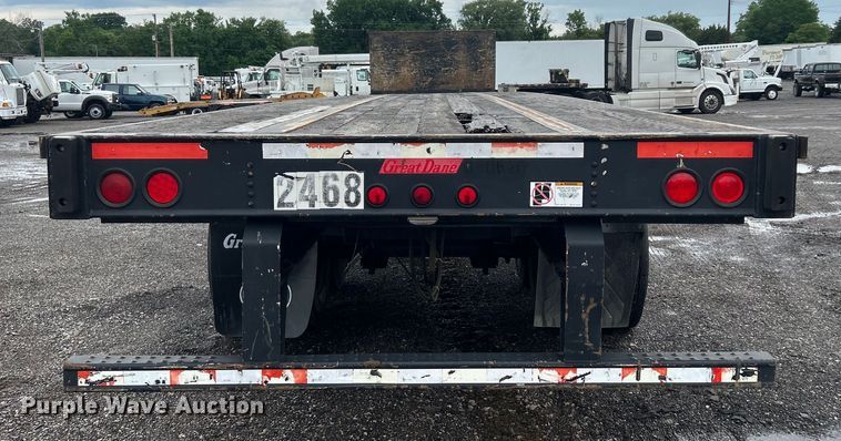 image for item EG1584 2004 Great Dane flatbed trailer