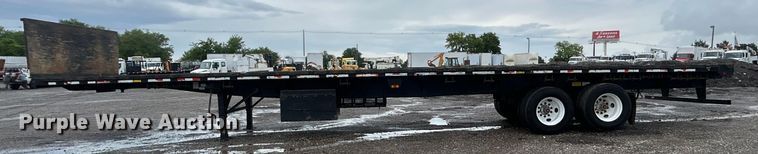 image for item EG1584 2004 Great Dane flatbed trailer