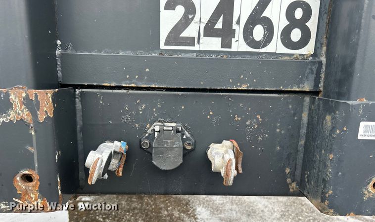 image for item EG1584 2004 Great Dane flatbed trailer