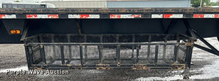 image for item EG1584 2004 Great Dane flatbed trailer