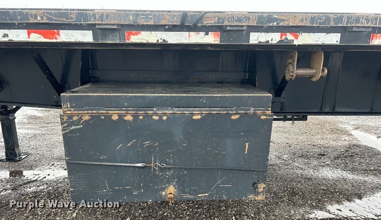 image for item EG1584 2004 Great Dane flatbed trailer