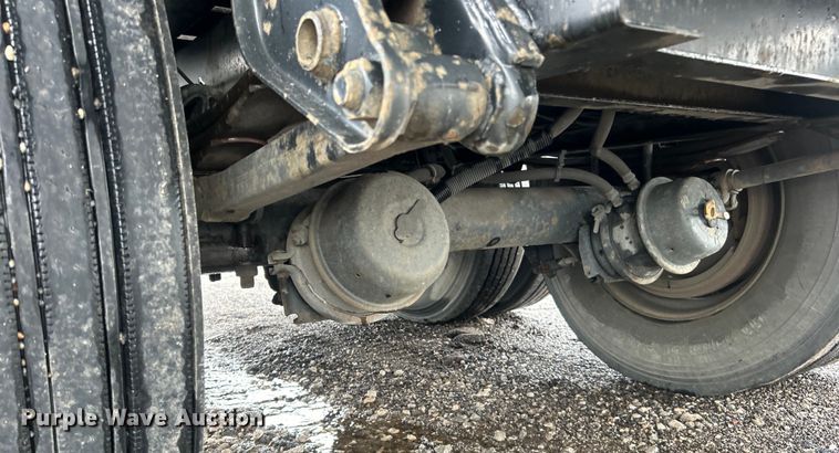 image for item EG1584 2004 Great Dane flatbed trailer