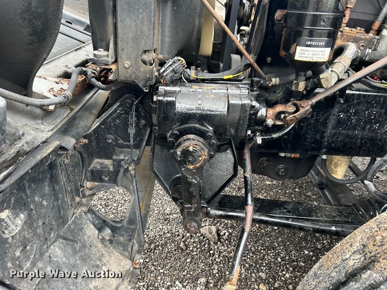 image for item EG1586 1996 International  9200 semi truck