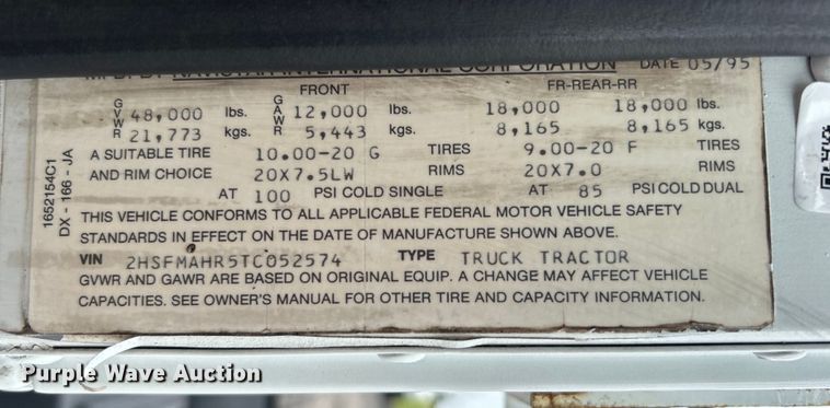 image for item EG1586 1996 International  9200 semi truck