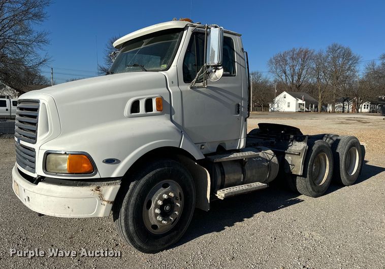 image for item EH6507 1997 Ford LA9000 semi truck