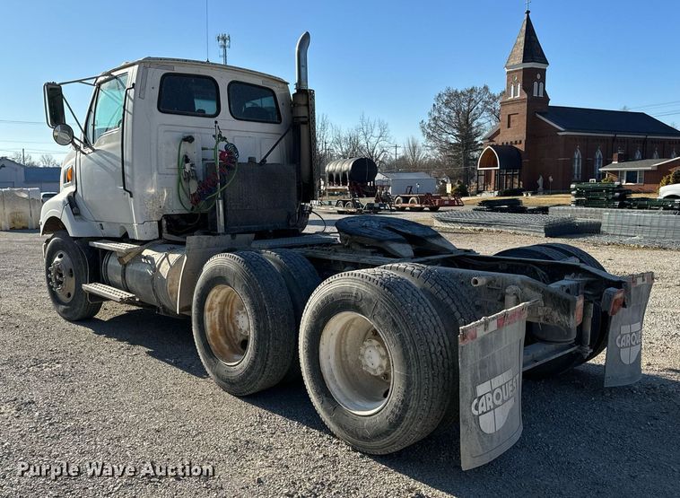 image for item EH6507 1997 Ford LA9000 semi truck