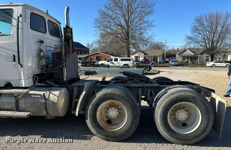 image for item EH6507 1997 Ford LA9000 semi truck