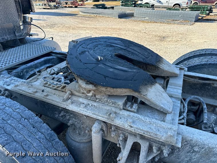 image for item EH6507 1997 Ford LA9000 semi truck