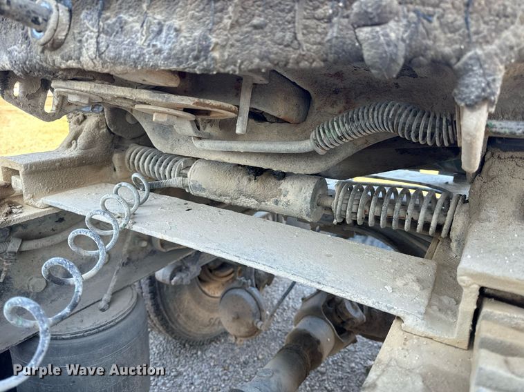 image for item EH6507 1997 Ford LA9000 semi truck