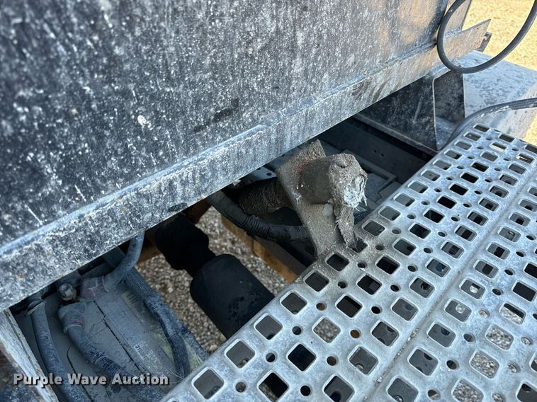 image for item EH6507 1997 Ford LA9000 semi truck