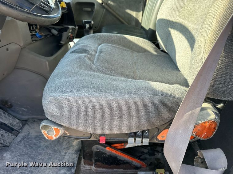 image for item EH6507 1997 Ford LA9000 semi truck