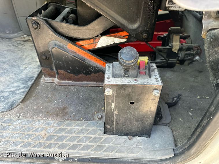 image for item EH6507 1997 Ford LA9000 semi truck