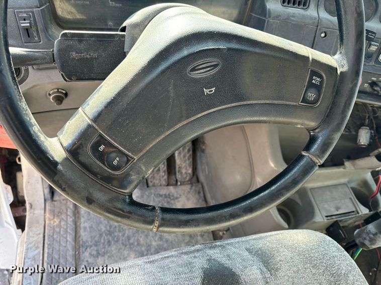 image for item EH6507 1997 Ford LA9000 semi truck