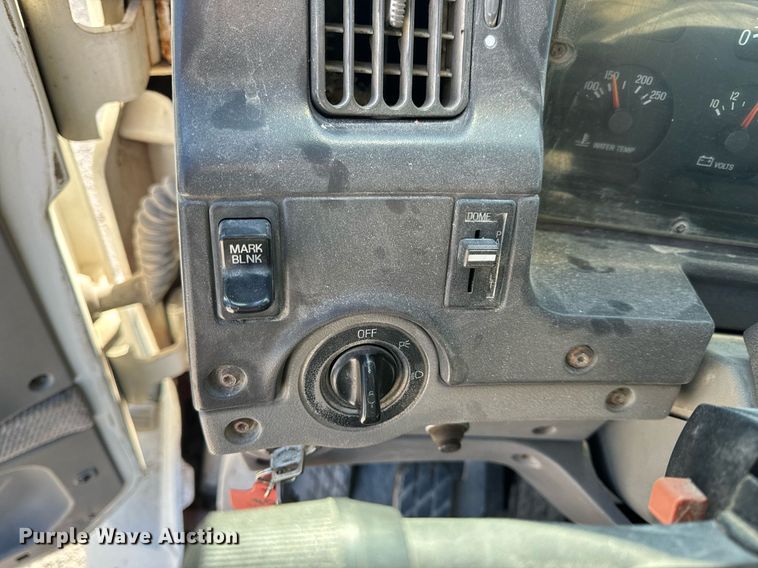 image for item EH6507 1997 Ford LA9000 semi truck