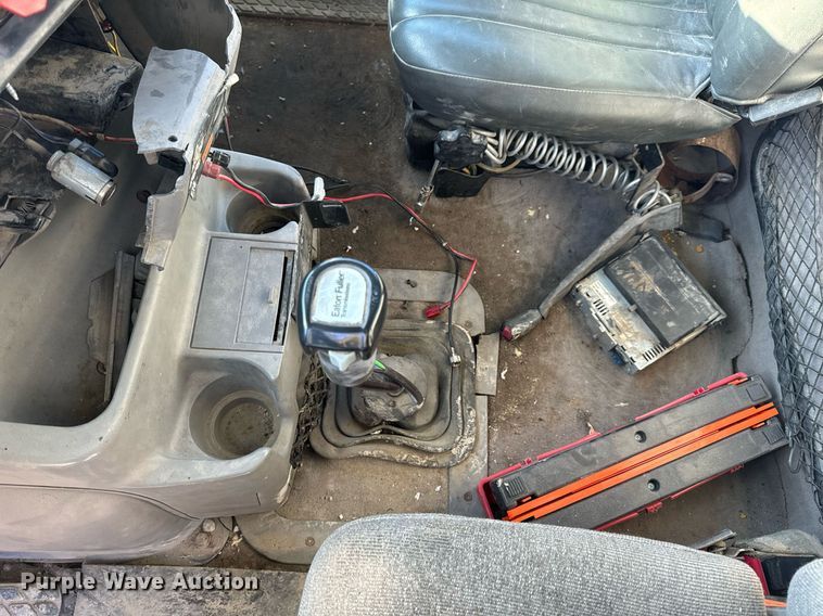 image for item EH6507 1997 Ford LA9000 semi truck