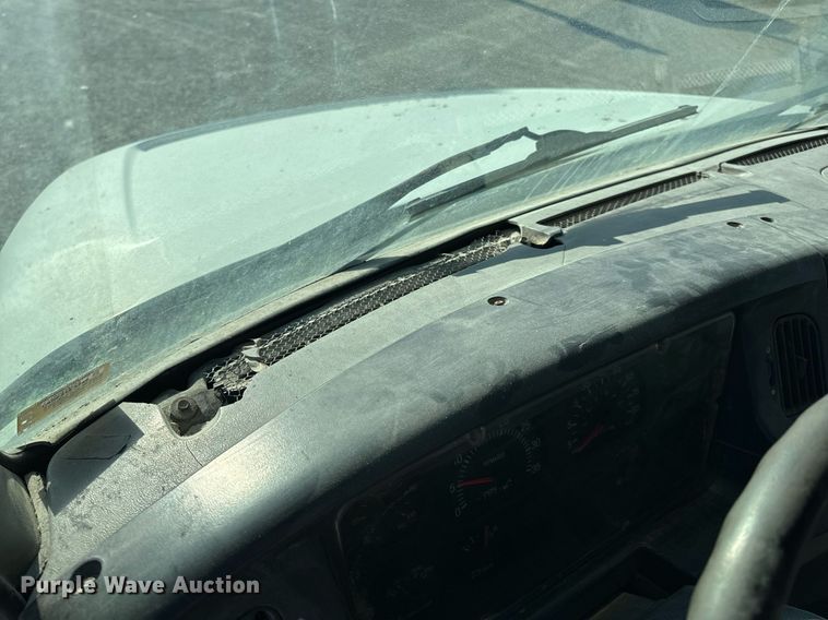 image for item EH6507 1997 Ford LA9000 semi truck