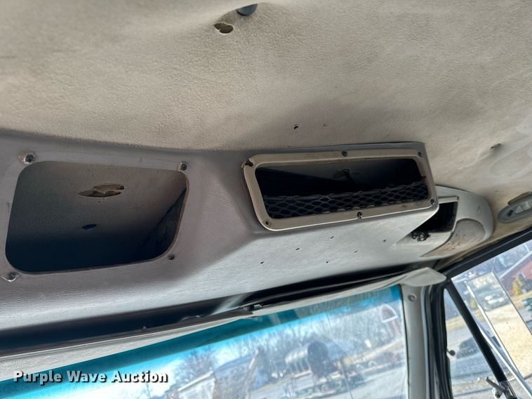 image for item EH6507 1997 Ford LA9000 semi truck