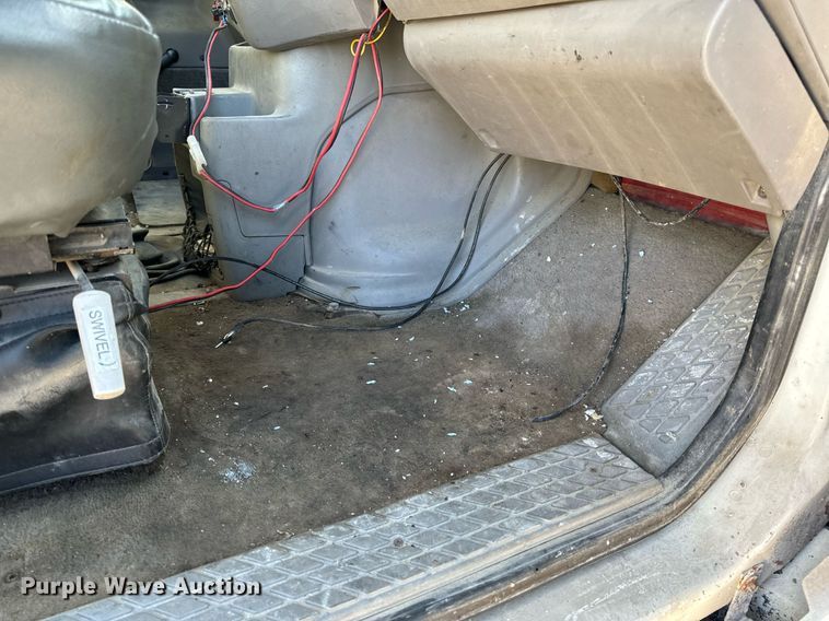 image for item EH6507 1997 Ford LA9000 semi truck