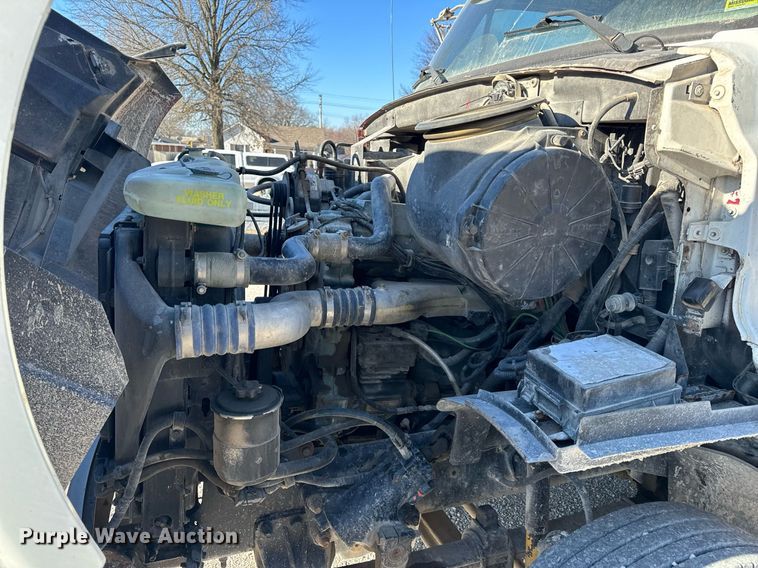 image for item EH6507 1997 Ford LA9000 semi truck