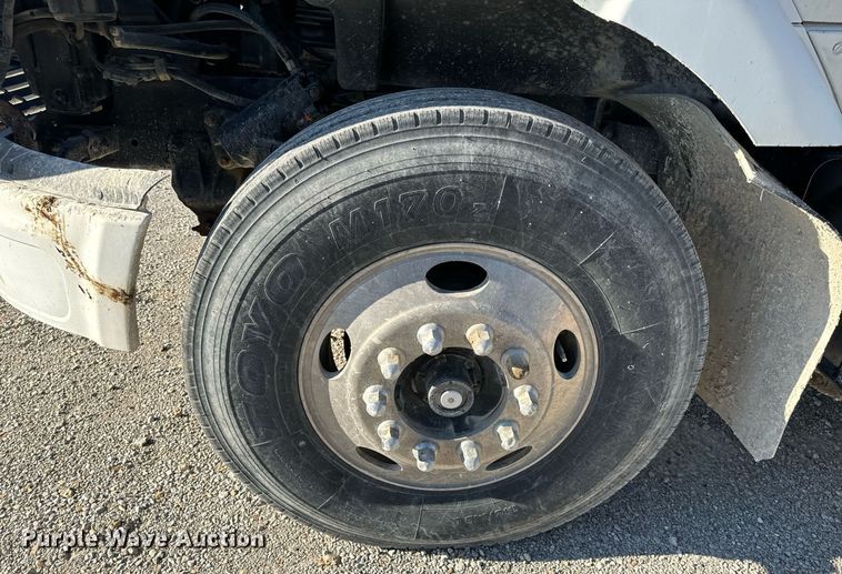 image for item EH6507 1997 Ford LA9000 semi truck