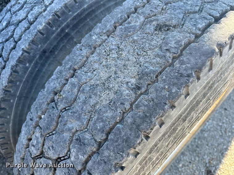 image for item EH6507 1997 Ford LA9000 semi truck