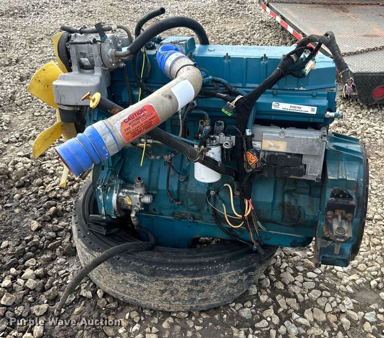 image for item EH6766 International  DT466 engine