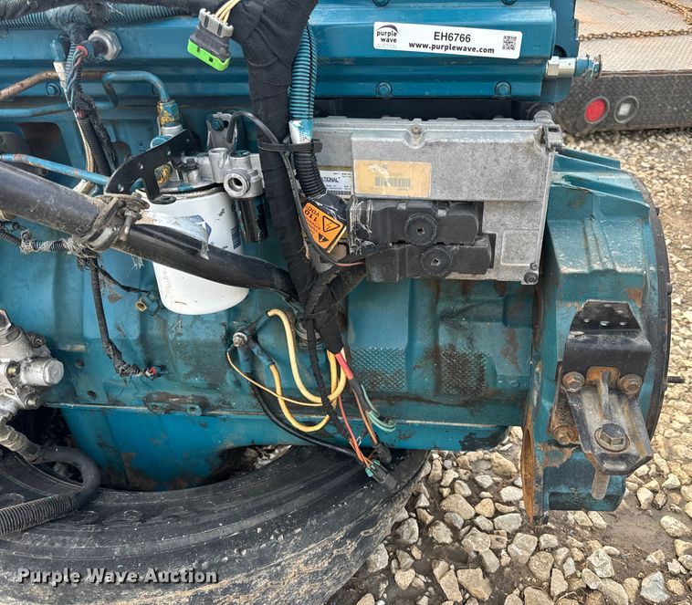 image for item EH6766 International  DT466 engine