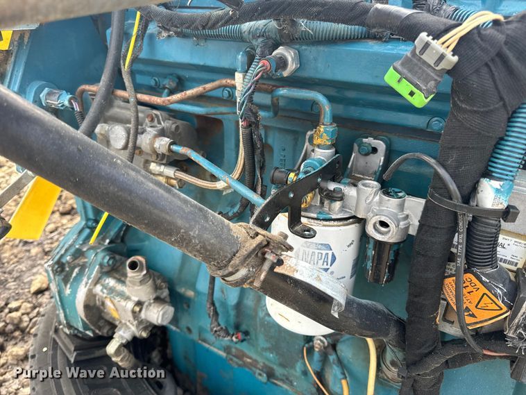 image for item EH6766 International  DT466 engine