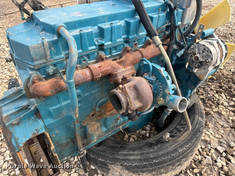 image for item EH6766 International  DT466 engine