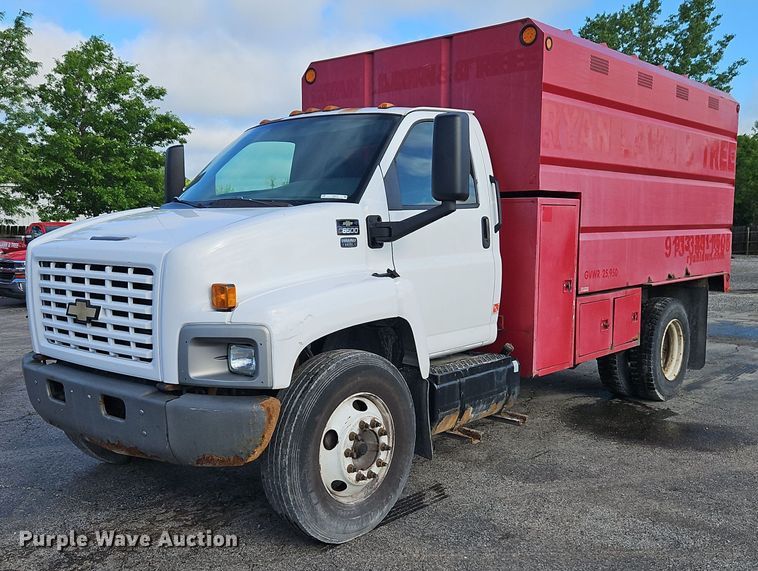 image for item EI3819 2006 Chevrolet C6500 chipper truck