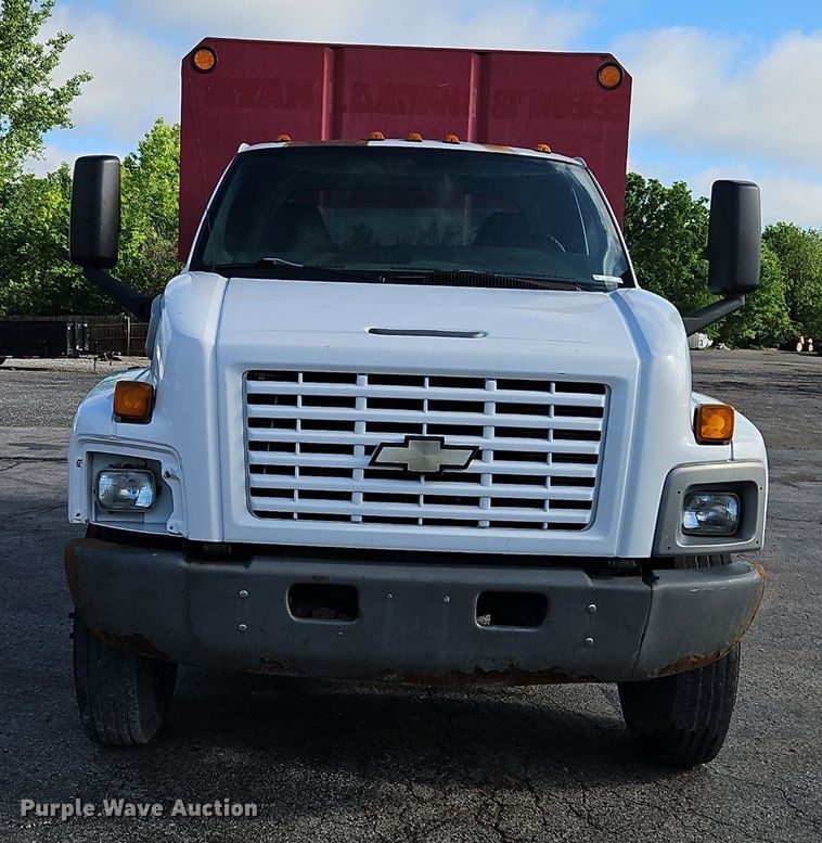image for item EI3819 2006 Chevrolet C6500 chipper truck