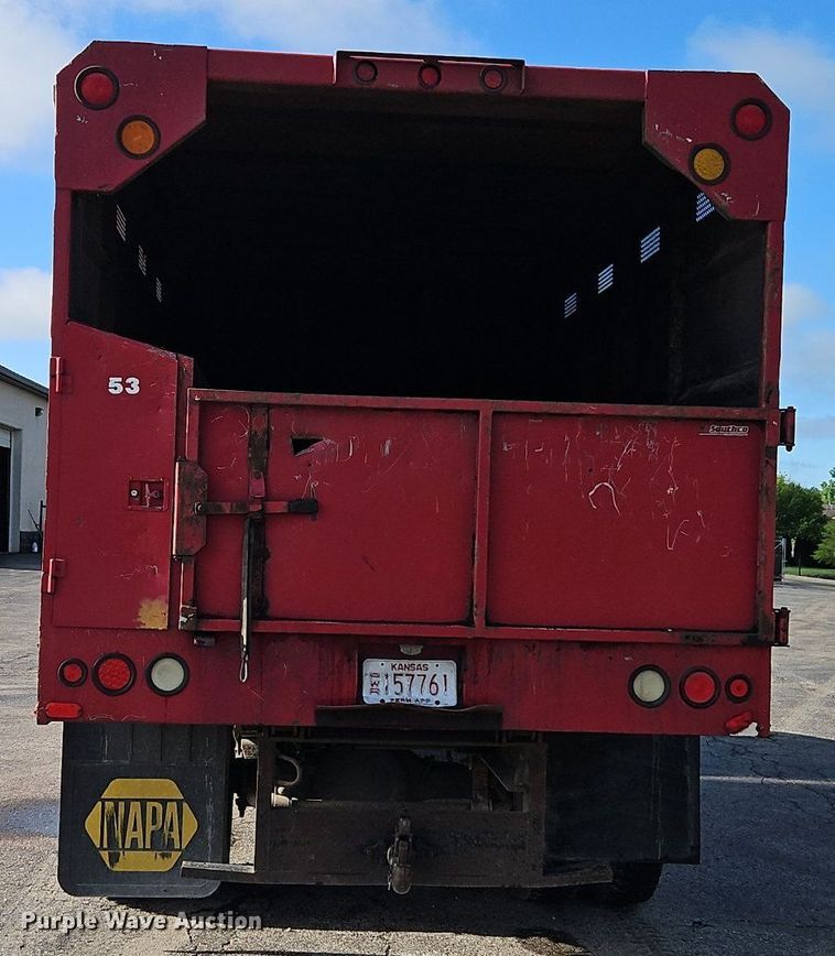 image for item EI3819 2006 Chevrolet C6500 chipper truck