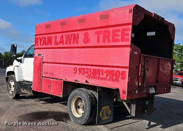 image for item EI3819 2006 Chevrolet C6500 chipper truck
