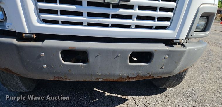 image for item EI3819 2006 Chevrolet C6500 chipper truck