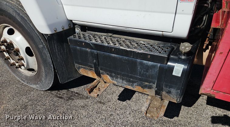 image for item EI3819 2006 Chevrolet C6500 chipper truck