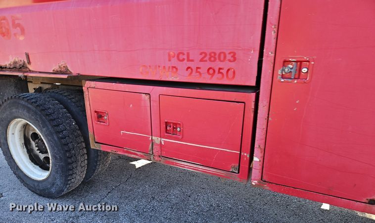 image for item EI3819 2006 Chevrolet C6500 chipper truck