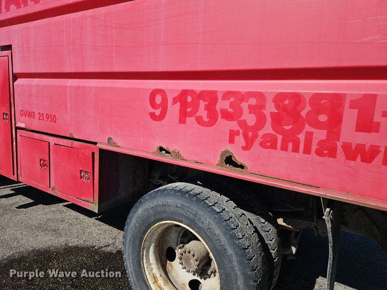 image for item EI3819 2006 Chevrolet C6500 chipper truck