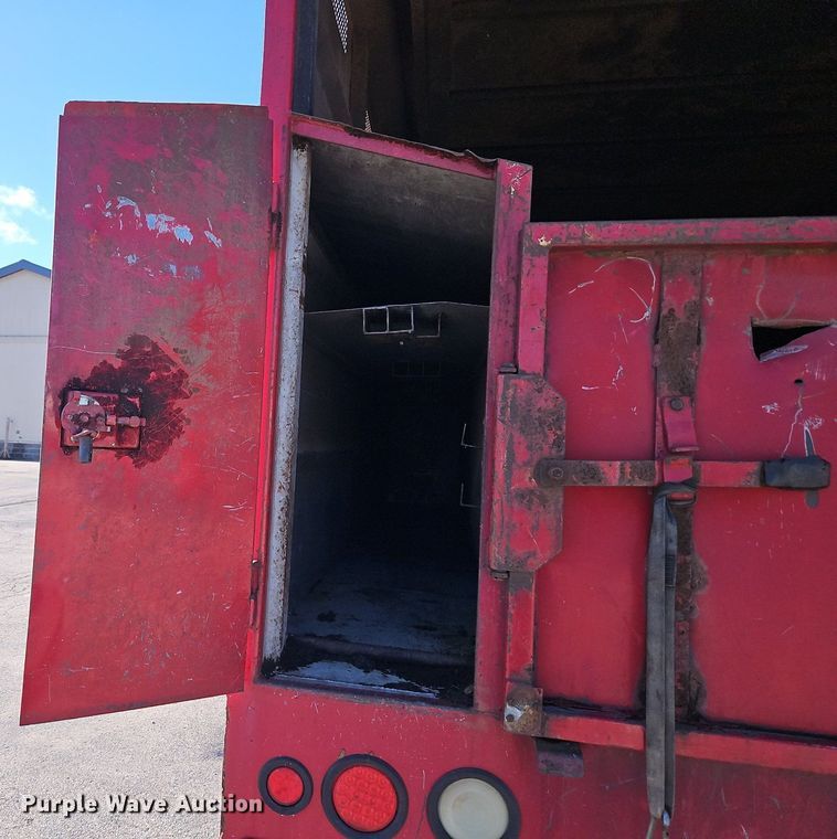 image for item EI3819 2006 Chevrolet C6500 chipper truck