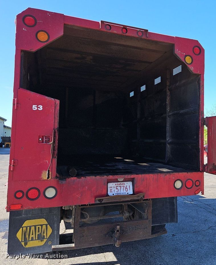 image for item EI3819 2006 Chevrolet C6500 chipper truck