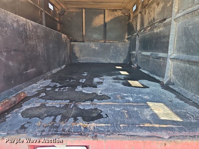 image for item EI3819 2006 Chevrolet C6500 chipper truck