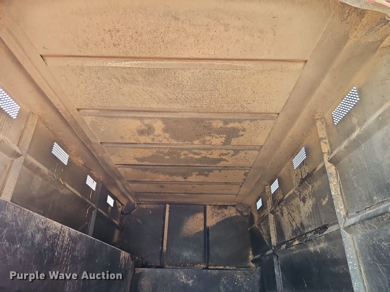 image for item EI3819 2006 Chevrolet C6500 chipper truck