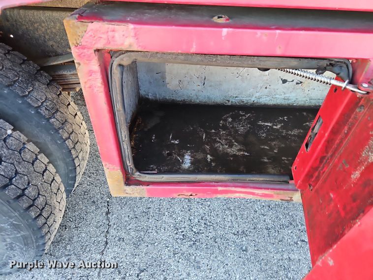 image for item EI3819 2006 Chevrolet C6500 chipper truck