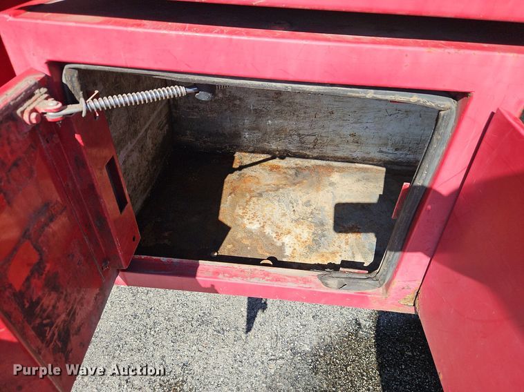 image for item EI3819 2006 Chevrolet C6500 chipper truck