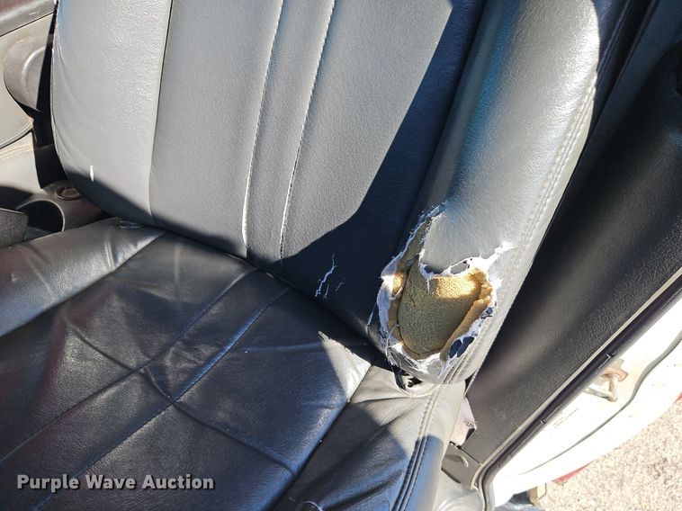 image for item EI3819 2006 Chevrolet C6500 chipper truck