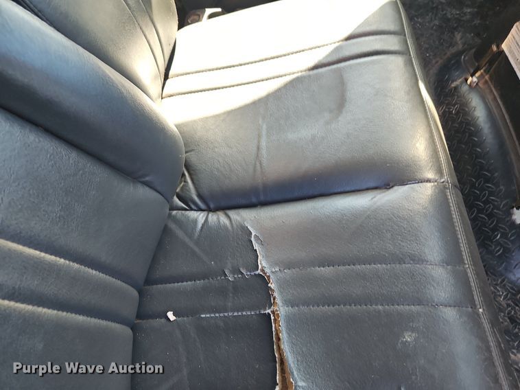 image for item EI3819 2006 Chevrolet C6500 chipper truck