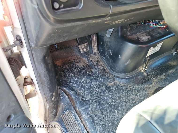 image for item EI3819 2006 Chevrolet C6500 chipper truck