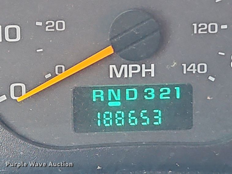 image for item EI3819 2006 Chevrolet C6500 chipper truck