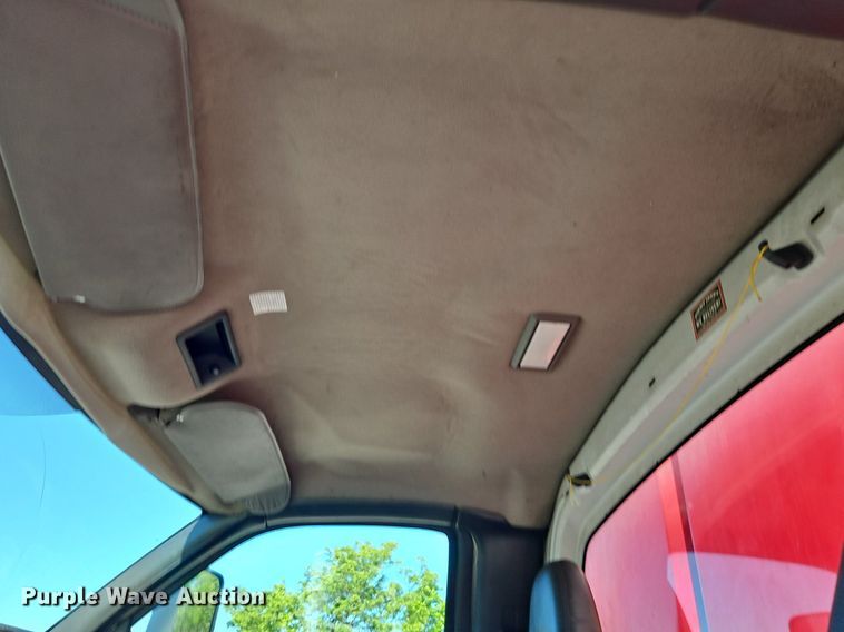 image for item EI3819 2006 Chevrolet C6500 chipper truck