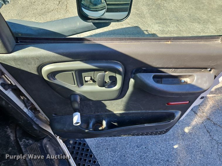 image for item EI3819 2006 Chevrolet C6500 chipper truck